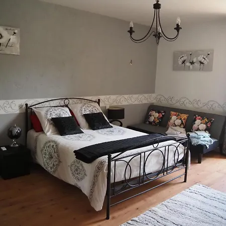 Holiday home De Doat, De Charme 4 Etoiles Dans Le Triangle D Or Proche Gaillac Et Albi Senouillac